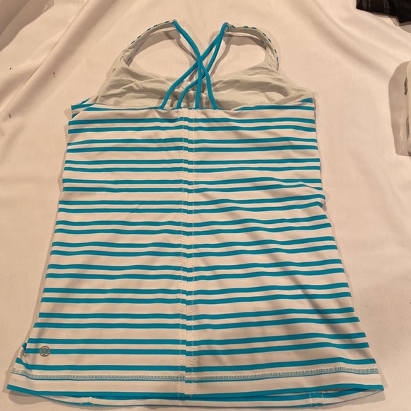 Lululemon workout top - Picture 2 of 6